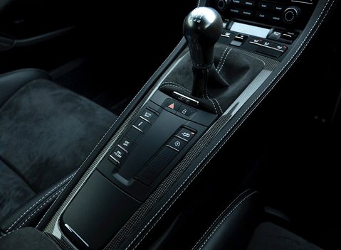 Porsche 718 Cayman GT4 18