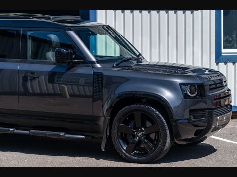 Land Rover Defender 3.0 Defender X-Dynamic HSE D MHEV Auto 4WD 5dr 24