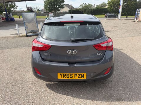 Hyundai i30 1.6 i30 SE Nav Blue Drive CRDi 5dr 9