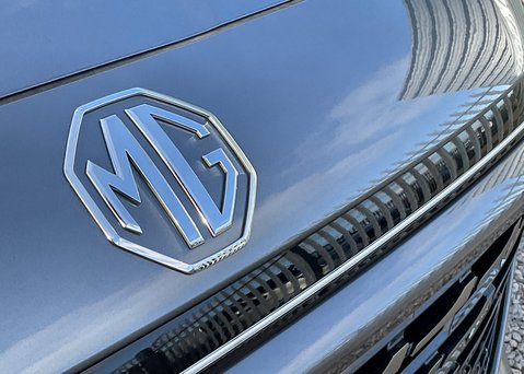 MG MG HS 1.5 T-GDI TROPHY PHEV 4