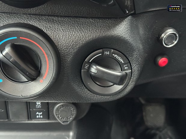 Toyota Hilux Active | 2.4 LT | AC | Sensors | Double Cab | 31