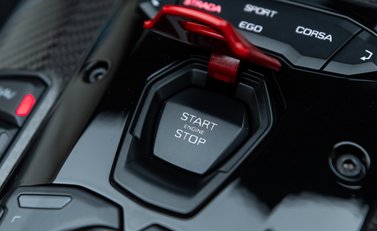 Lamborghini Aventador S LP 740-4 Roadster 23