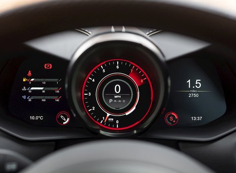 Aston Martin DBS Superleggera 17