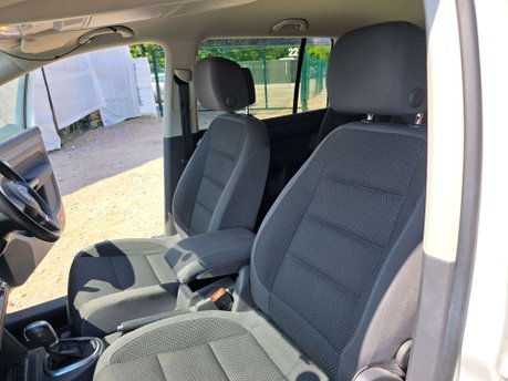 Volkswagen Touran 1.4 TSI BlueMotion Tech SEL MPV 5dr Petrol DSG Euro 6 (s/s) (150 ps) 49