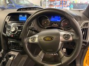 Ford Focus 2.0T EcoBoost ST-3 Euro 5 (s/s) 5dr 32