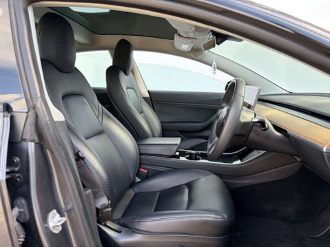 Tesla Model 3 Model 3 Long Range AWD 4WD 4dr 17