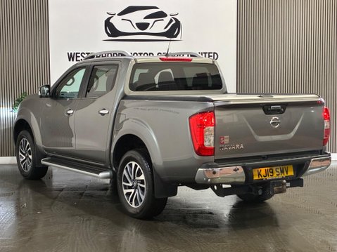 Nissan Navara 2.3 dCi Tekna 4WD Euro 6 (s/s) 4dr 18