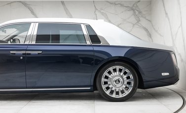 Rolls-Royce Phantom VIII EWB 72