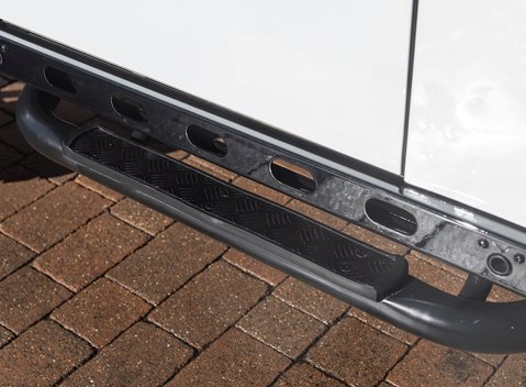 Land Rover Defender 90 Bowler Edition 26