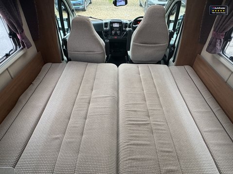 Auto-Trail Comanche Frontier|4 Berth|2 Belts|AUTO|Rear Single Beds|Hab 29