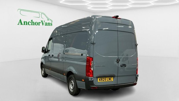 Mercedes-Benz Sprinter AUTO MWB L2H2 High Roof 315 Pro Air Con Camera EURO 6 6