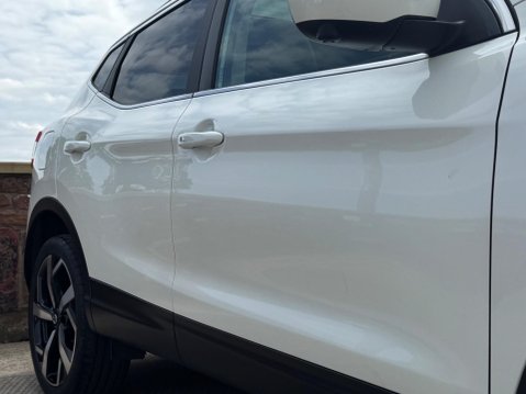 Nissan Qashqai 1.3 DIG-T Tekna Euro 6 (s/s) 5dr 7
