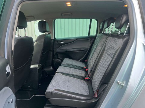 Vauxhall Zafira 2.0 Zafira Tourer SE CDTi 5dr 28