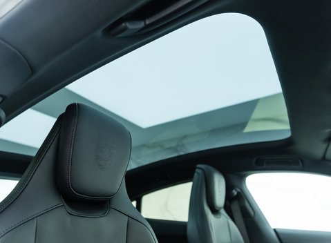 Porsche Taycan 4S 13