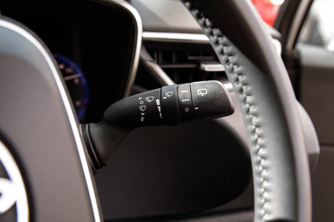 Toyota Corolla ICON TECH 18