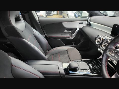 Mercedes-Benz A Class A 250 AMG LINE PREMIUM 19