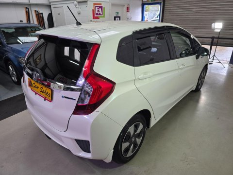 Honda Fit 1.5 VVTi Hybrid 11
