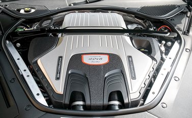 Porsche Panamera Turbo Sport Turismo 26