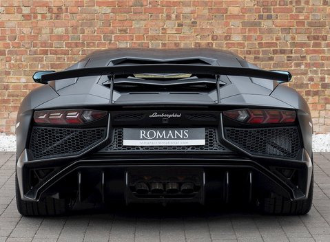 Lamborghini Aventador SV LP 750-4 Coupe 5