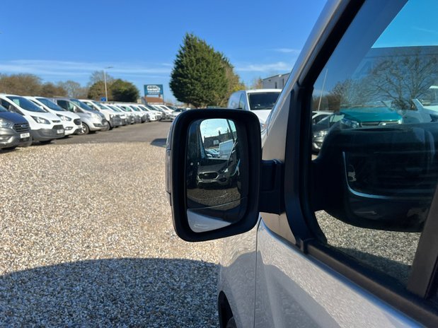 Renault Trafic LWB L2H1 Sport L130 Air Con Alloys Nav Sensors EURO 6 NO VAT 19