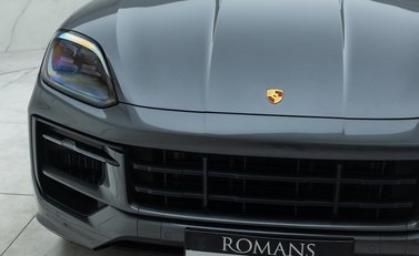 Porsche Cayenne E-HYBRID coupe 28