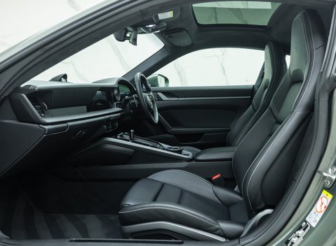 Porsche 911 Carrera S (992) 18