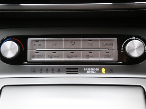 Hyundai KONA 39kWh Premium Auto 5dr (10.5kW Charger) 17