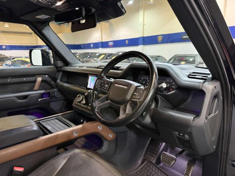 Land Rover Defender 3.0 P400 MHEV X SUV 5dr Petrol Auto 4WD Euro 6 (s/s) (400 ps) 32