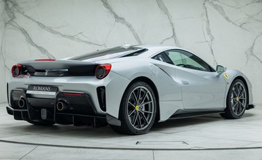 Ferrari 488 Pista 4