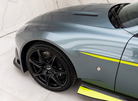 Aston Martin Vantage GT8 23