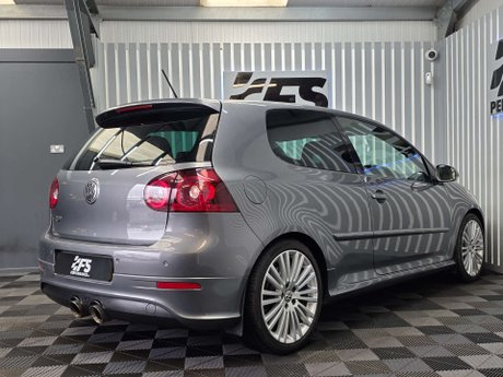 Volkswagen Golf 3.2 Golf R32 4WD 3dr 8