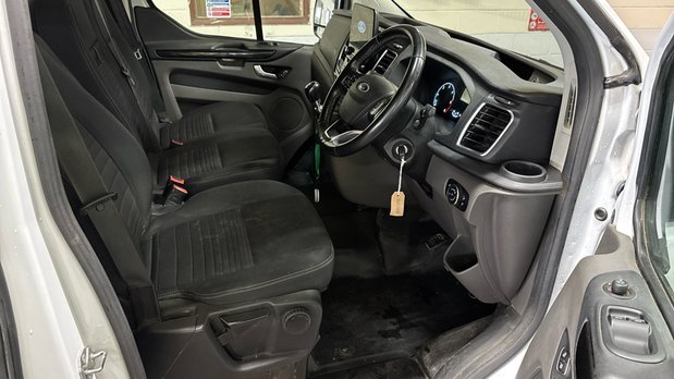 Ford Transit Custom SWB L1H1 Low Roof Limited 280 Air Con Alloys Parking Sensors Tow Bar EURO 6 9
