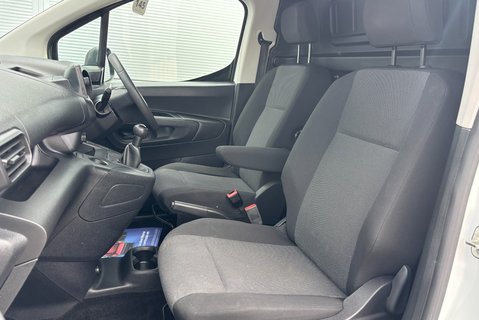 Vauxhall Combo L1H1 2300 100 ps Dynamic Panel Van - No VAT 4