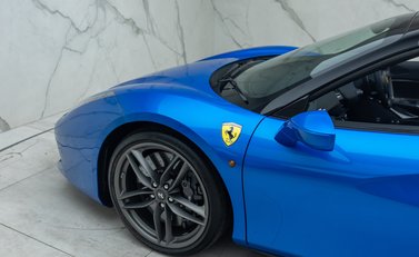 Ferrari 488 SPIDER 36