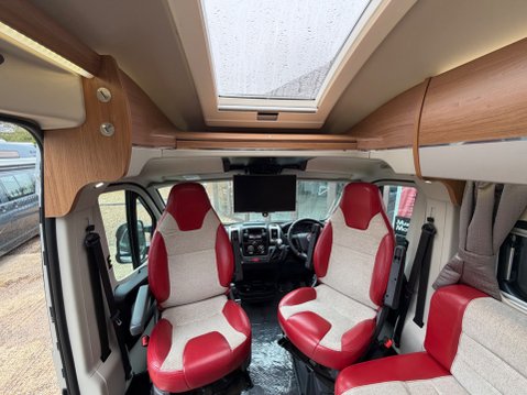 Auto-Trail V-Line 620 AUTOMATIC FIXED BED 18