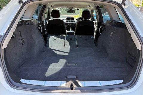 BMW 3 Series 320I SE TOURING AUTOMATIC -APPLE CAR PLAY -CAMERAS -XENONS -LOW MILEAGE 49