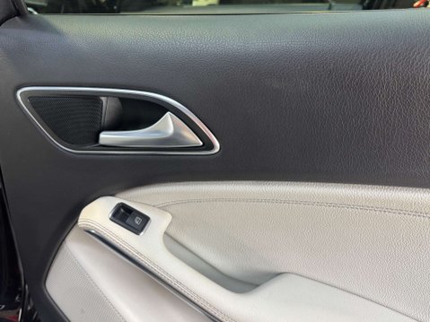 Mercedes-Benz GLA 2.1 GLA 200 Sport Premium+ D Auto 5dr 54