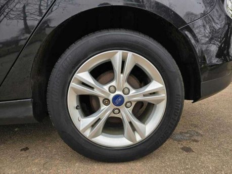 Ford Focus 1.6 Zetec S Powershift Euro 5 5dr 27