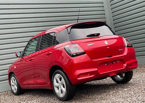 Suzuki Swift Motion 1.2 Mild Hybrid 11