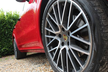 Porsche Cayenne 3.0 Cayenne V6 E-Hybrid Auto 4WD 5dr 12