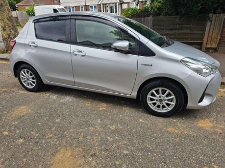 Toyota Yaris 1.5 VVT-h Icon Tech E-CVT Euro 6 (s/s) 5dr 53
