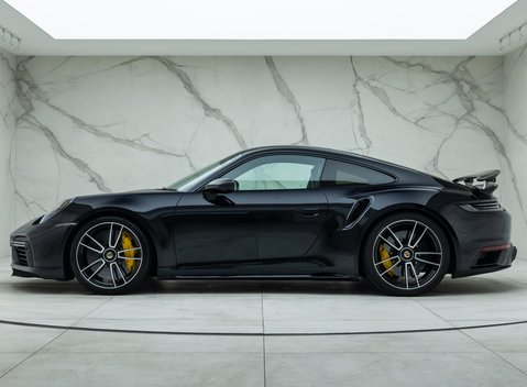 Porsche 911 Turbo S (992) 5
