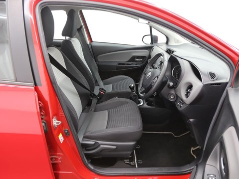 Toyota Yaris 1.5 VVT-i Icon Tech Euro 6 5dr 21