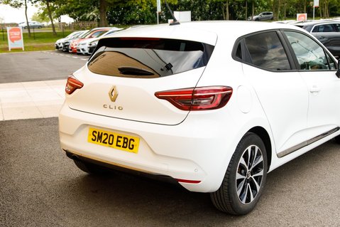 Renault Clio ICONIC TCE 8
