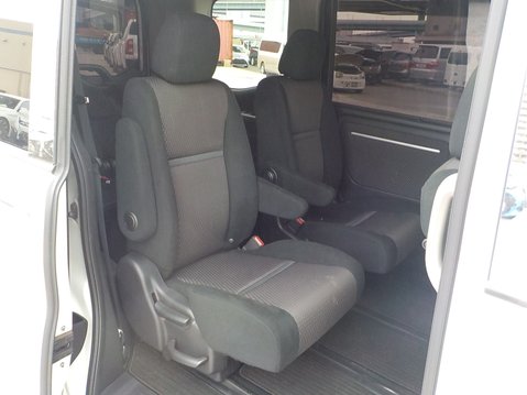 Honda Stepwagon RP3 1.5 Turbo Spada Waku Waku Doors 18