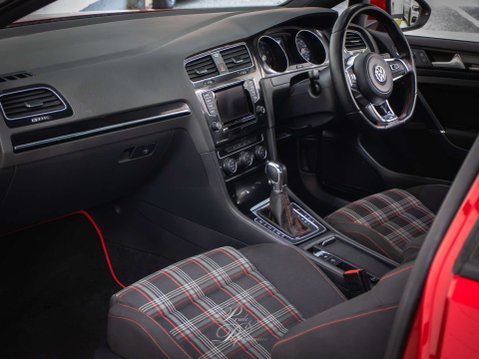 Volkswagen Golf 2.0 Golf GTi Semi-Auto 3dr 25