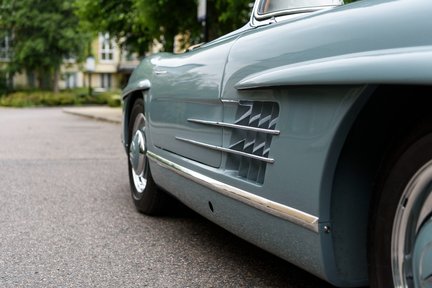 Mercedes-Benz SL 300 Roadster 17