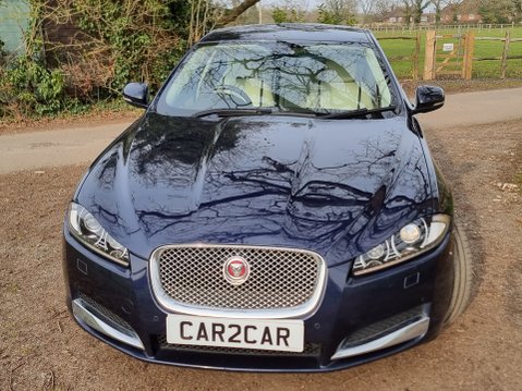 Jaguar XF D PORTFOLIO 11