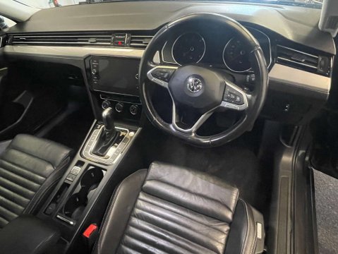 Volkswagen Passat 1.6 Passat SEL TDI Semi-Auto 4dr 15