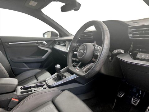 Audi A3 1.5 TFSI 30 S line Sportback 5dr Petrol Manual Euro 6 (s/s) (116 ps) Sat Na 12